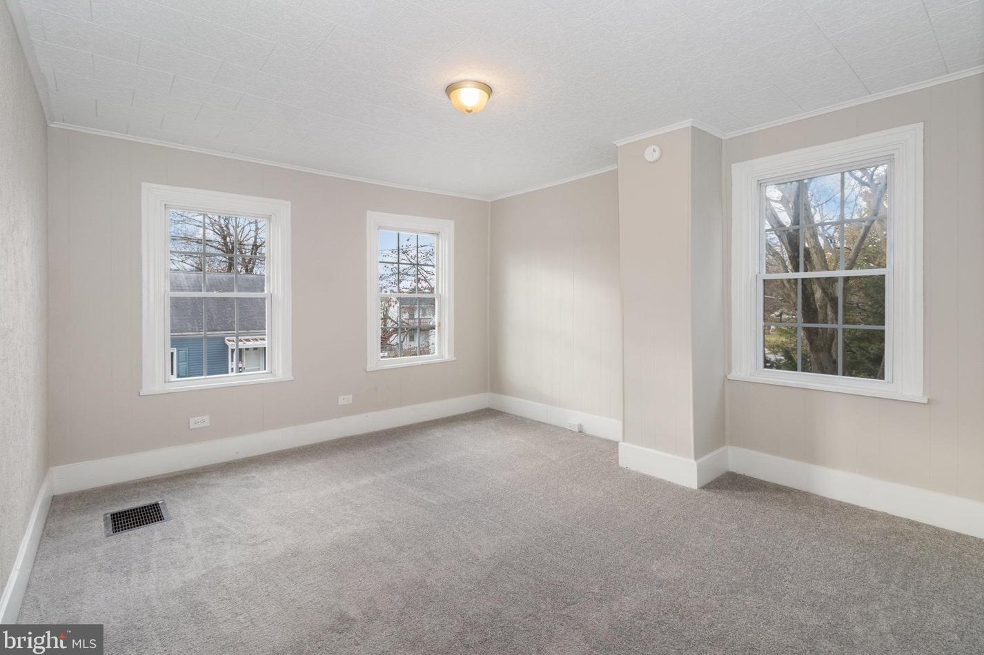 107 Walnut St, Navy Sup Dpt PA  17055-3365 exterior