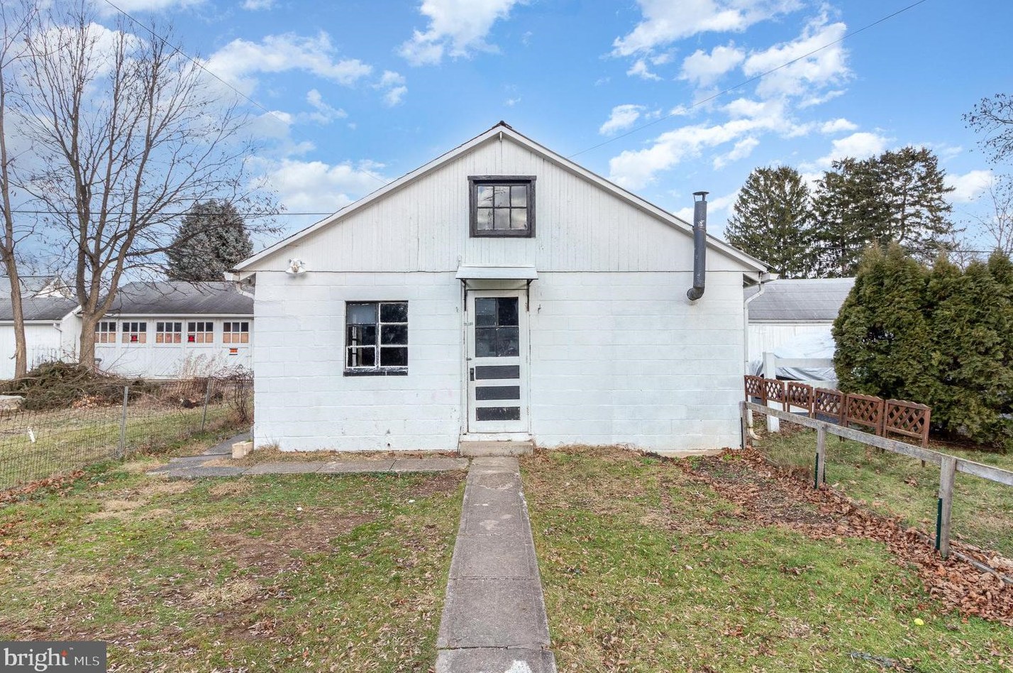 107 Walnut St, Navy Sup Dpt PA  17055-3365 exterior