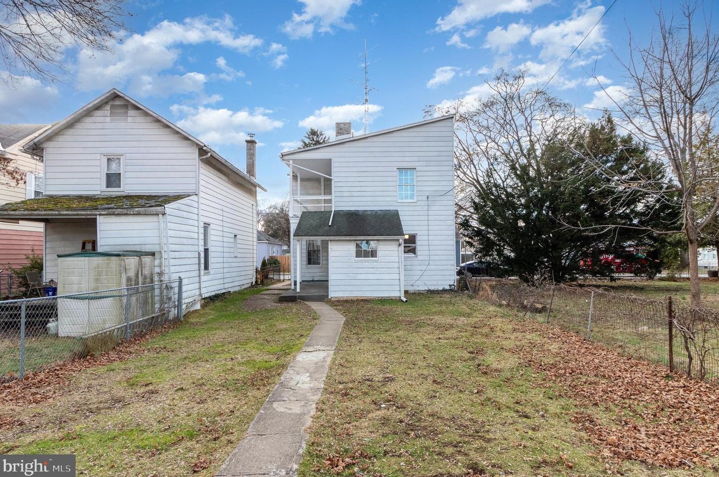 107 Walnut St, Navy Sup Dpt PA  17055-3365 exterior