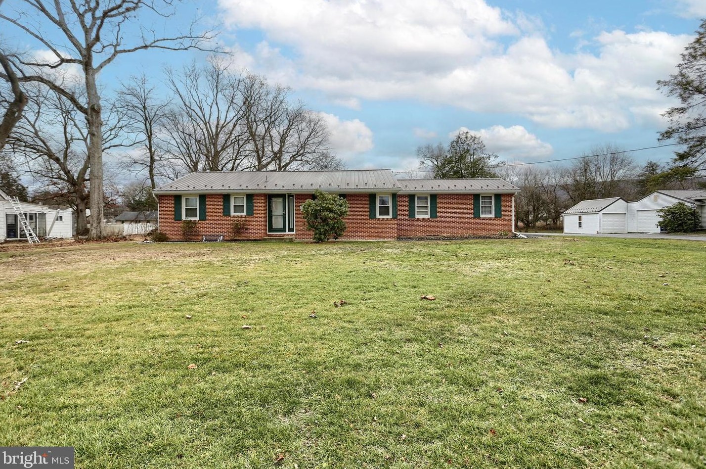 121 Pine Rd, Mount Holly Springs, PA 17065