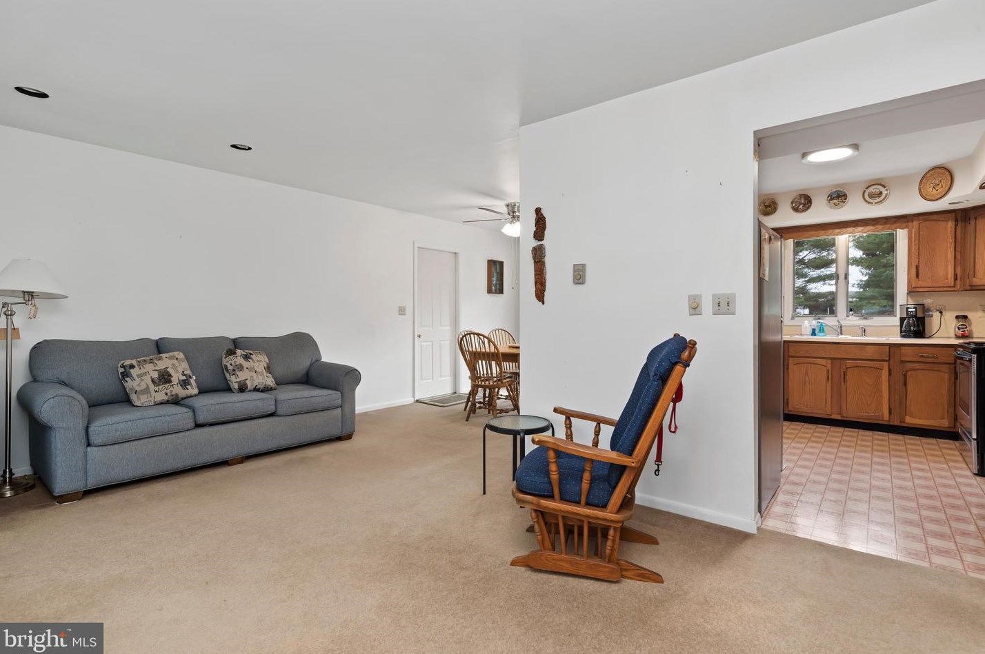 34 E Oakwood Dr, Carlisle, PA 17015