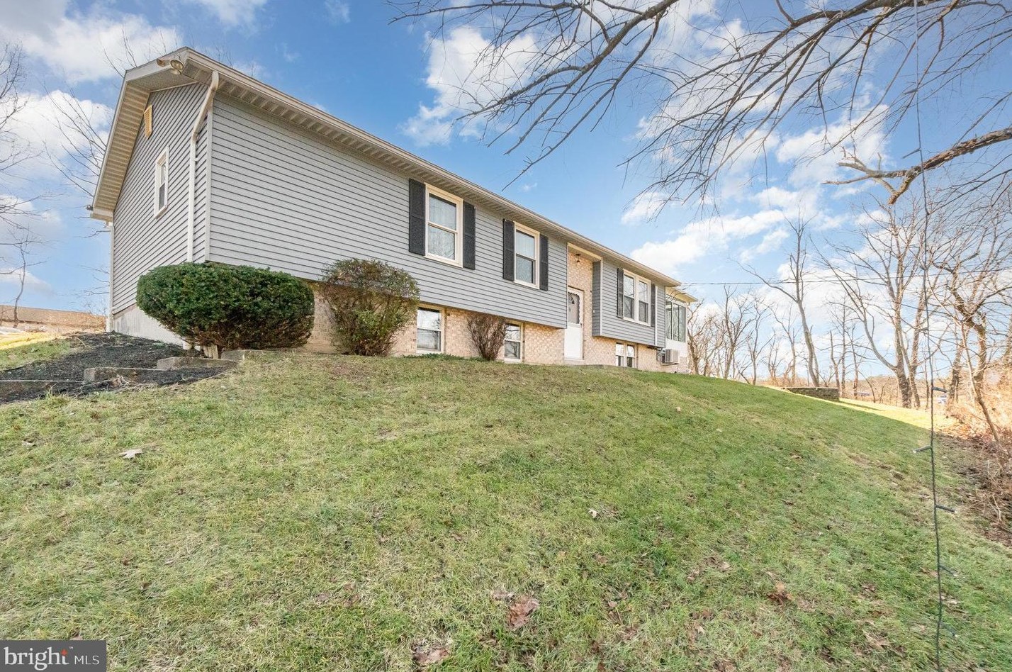 7032 Wertzville Rd, West Enola, PA 17025