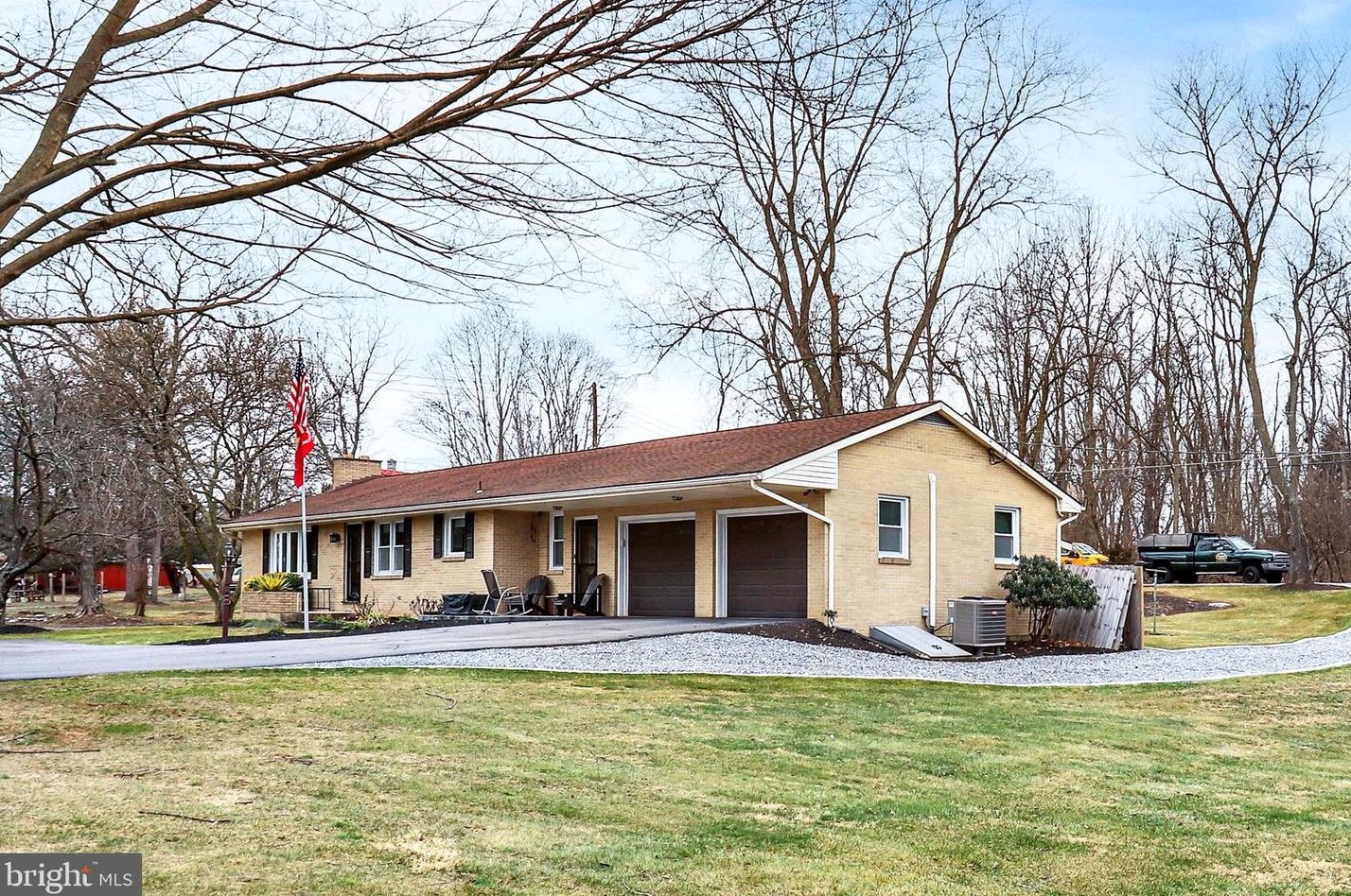 699 Barnstable Rd, Carlisle, PA 17015