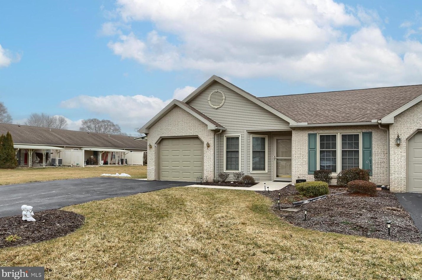 12 Mel Ron Ct, Carlisle, PA 17015