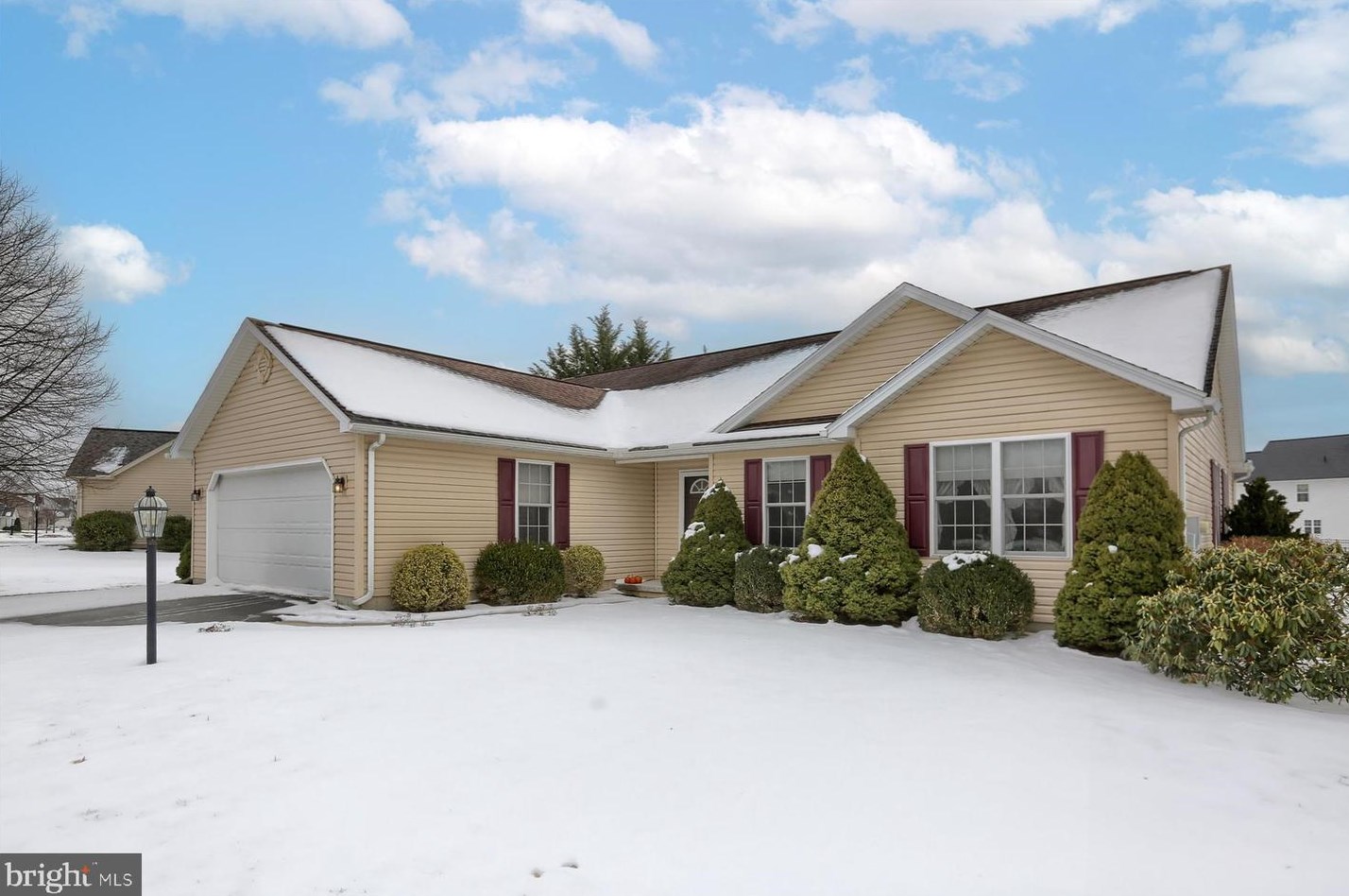 23 Coventry Dr, Carlisle, PA 17015
