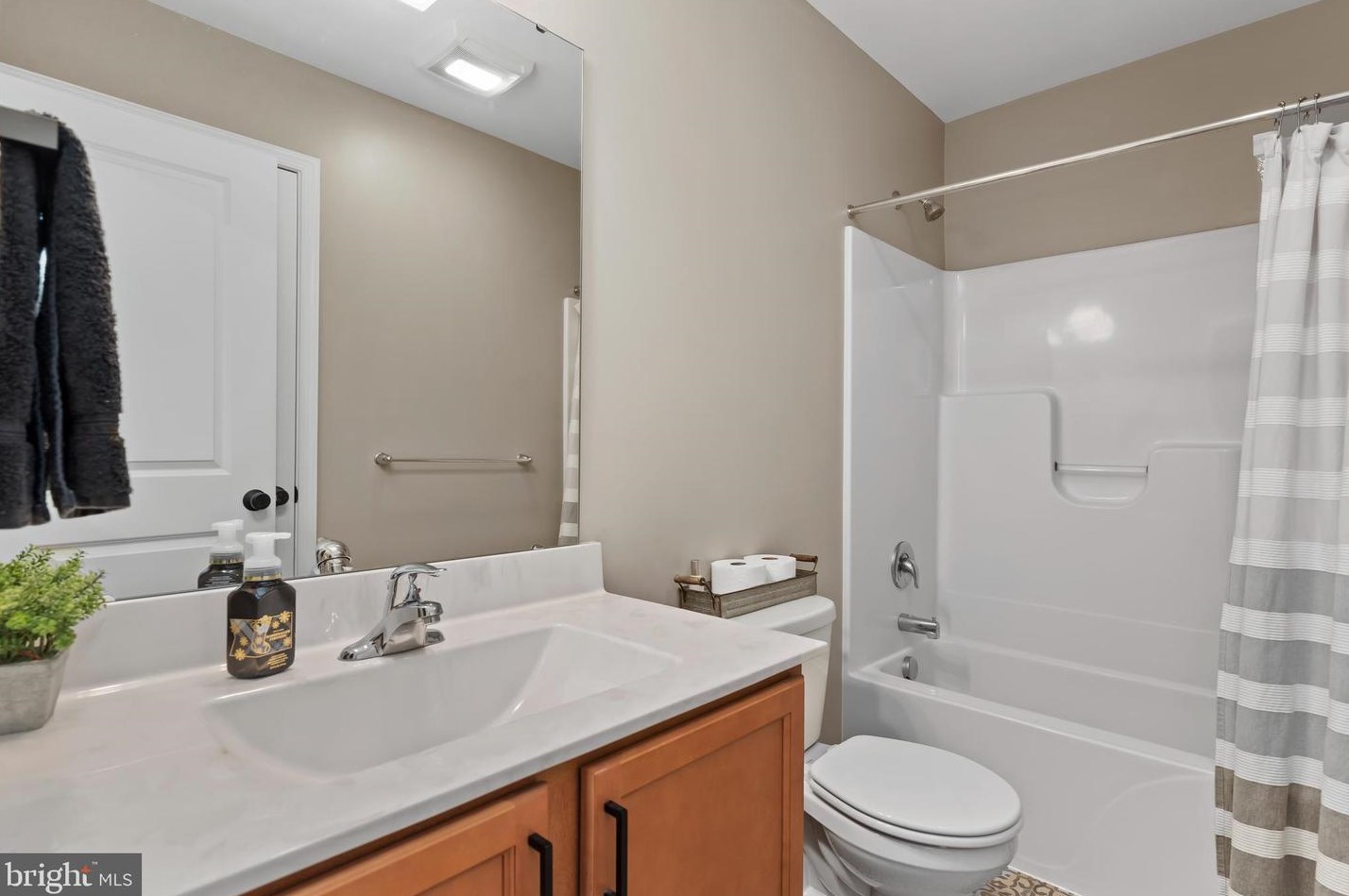 5160 Laurel Valley Ln, West Enola PA  17025-2282 exterior