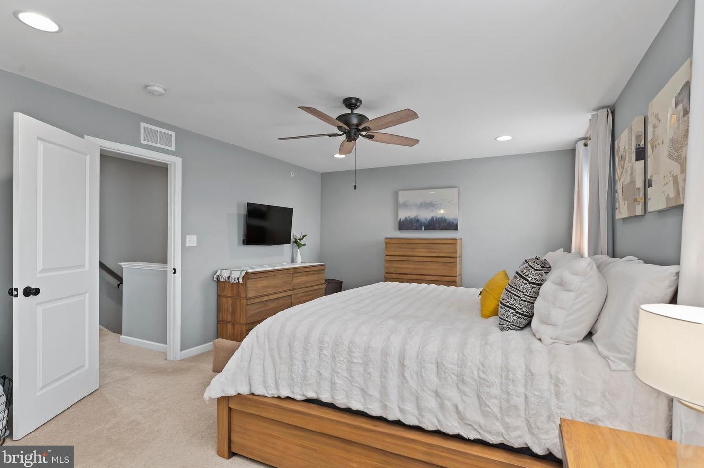 5160 Laurel Valley Ln, West Enola PA  17025-2282 exterior