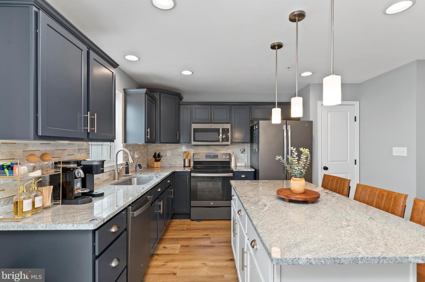 5160 Laurel Valley Ln, West Enola PA  17025-2282 exterior