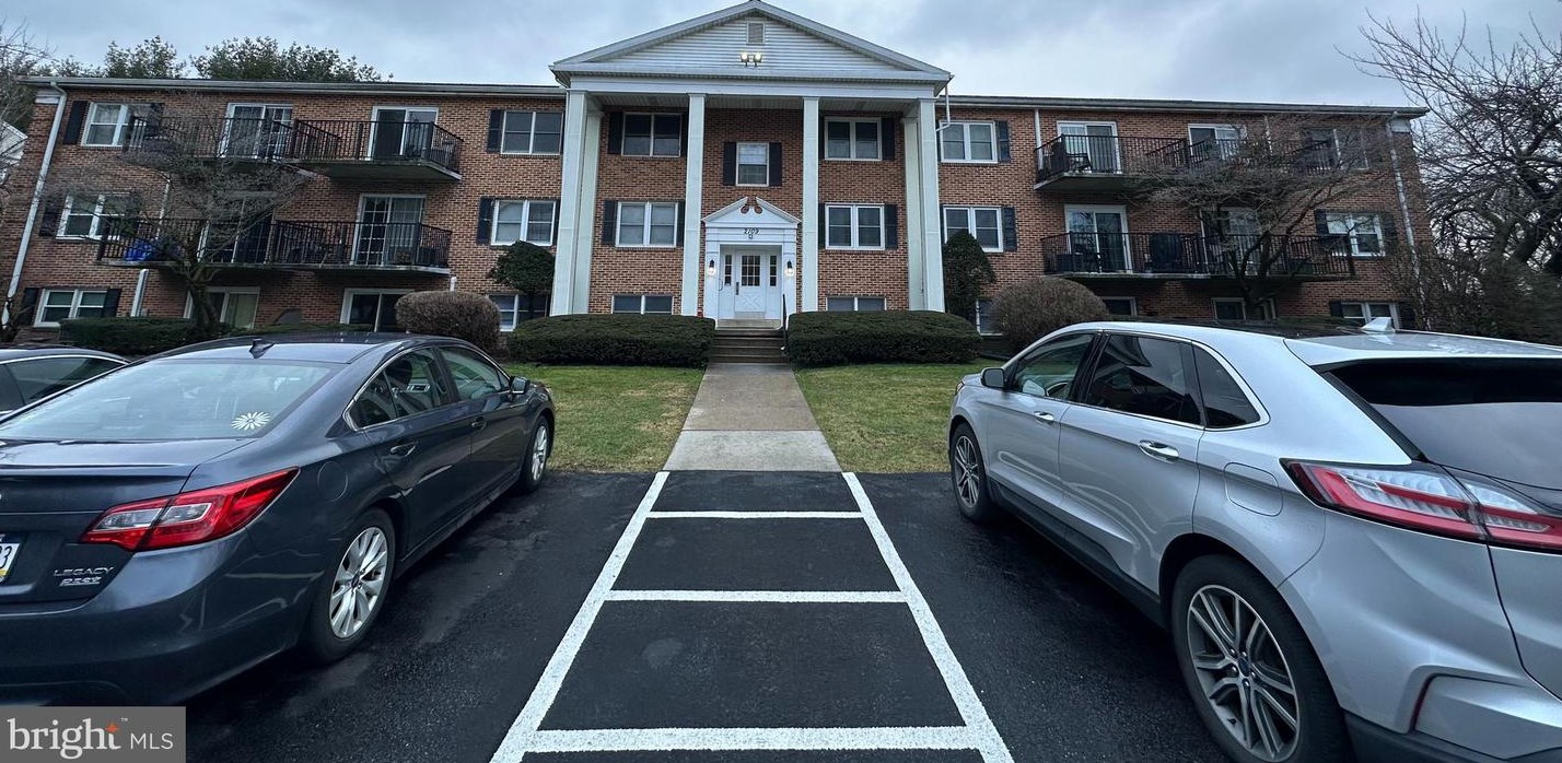 2109 Cedar Run Dr #apt 103, Camp Hill, PA 17011