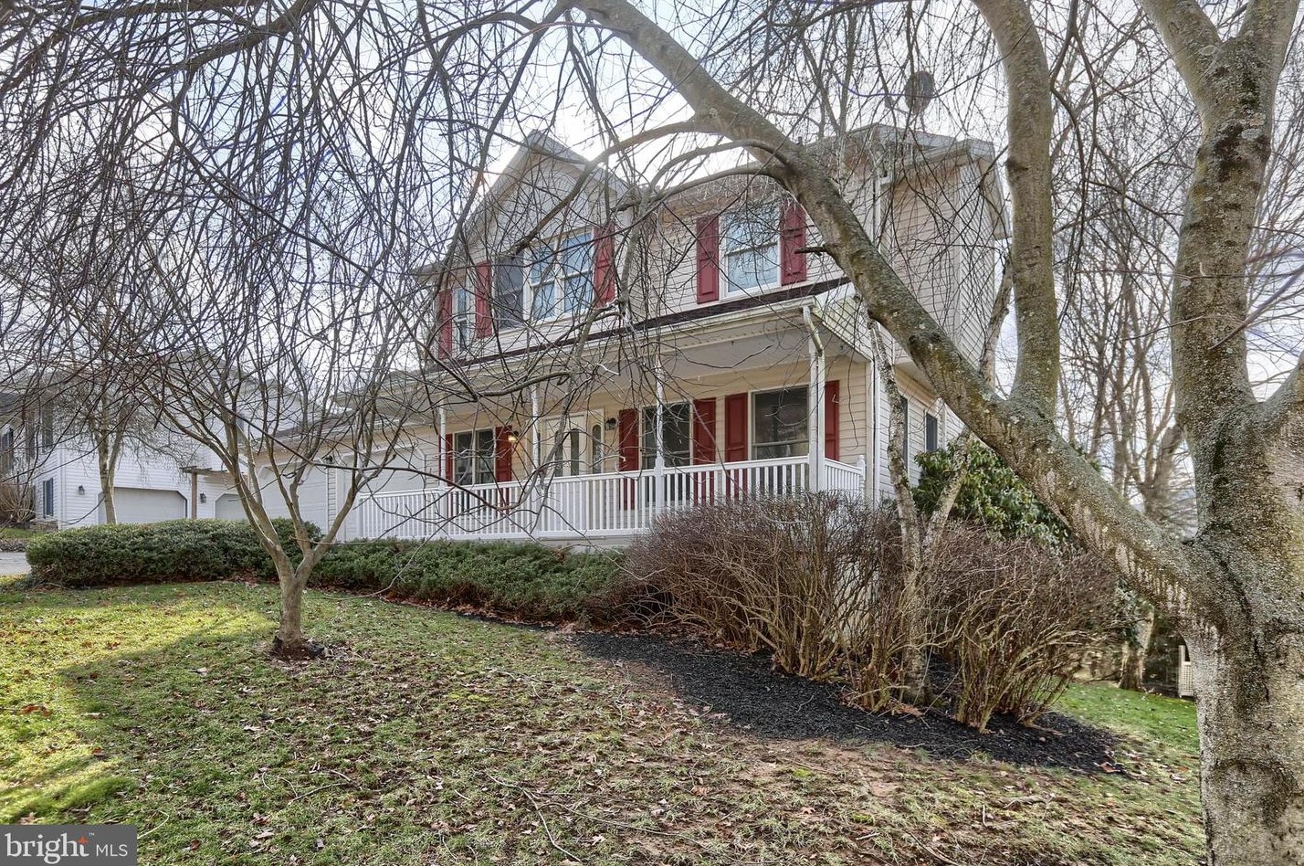 10 Independence Dr, Mount Holly Springs, PA 17065