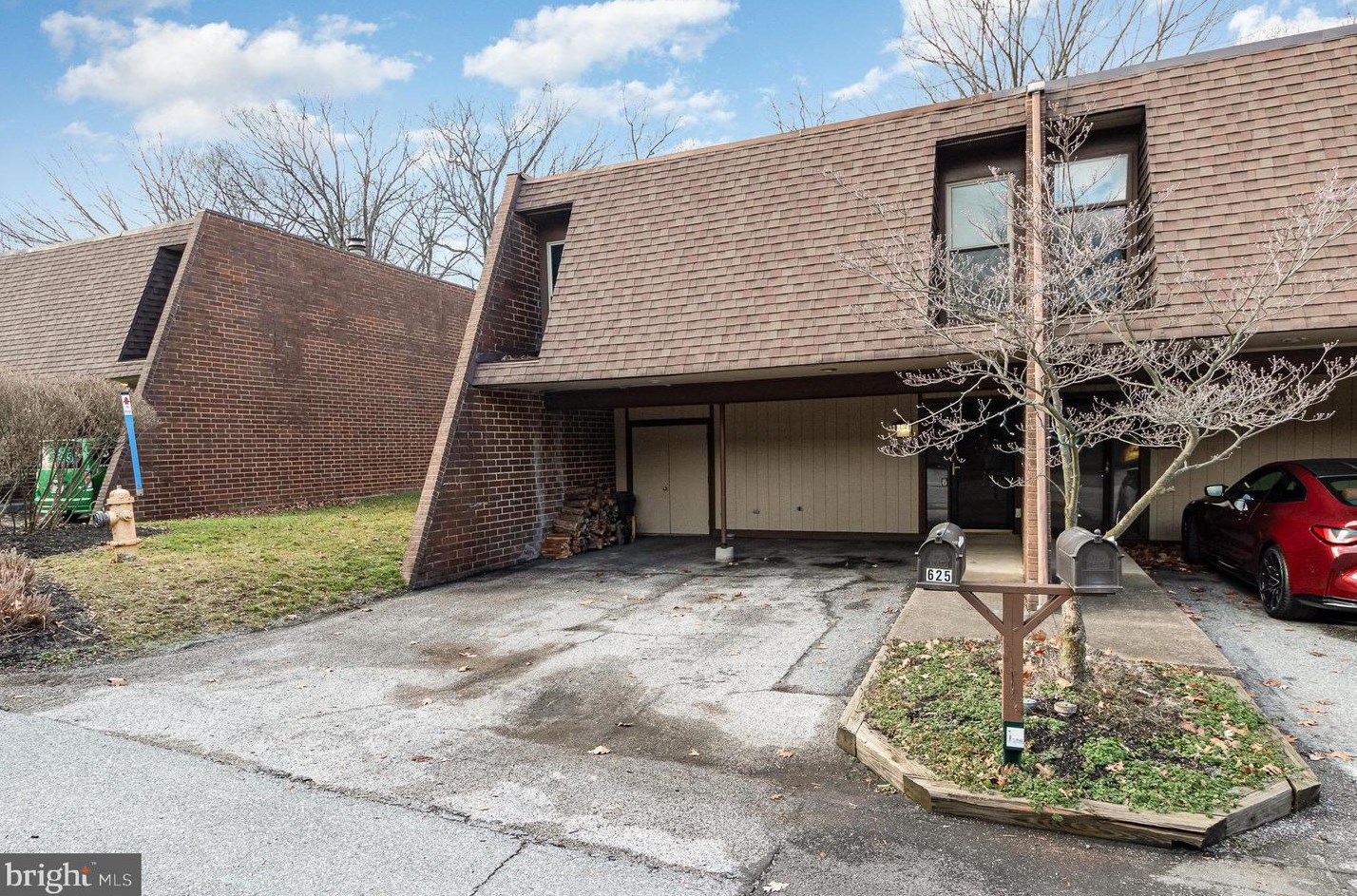 625 Cedar Ridge Ln, Navy Sup Dpt, PA 17055-4455