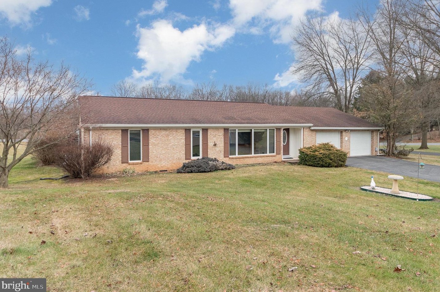 20 Stonehouse Rd, Carlisle, PA 17015