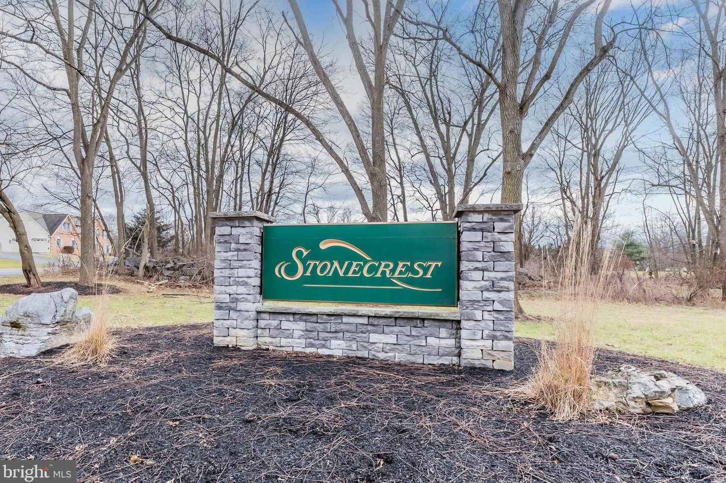 14 Surrey Ln, Navy Sup Dpt, PA 17050-7800