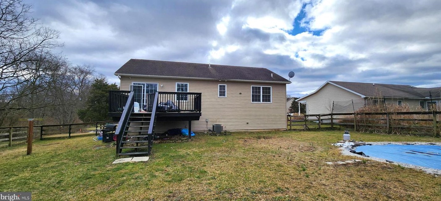 9 Camelot Ln, North Newton, PA 17241