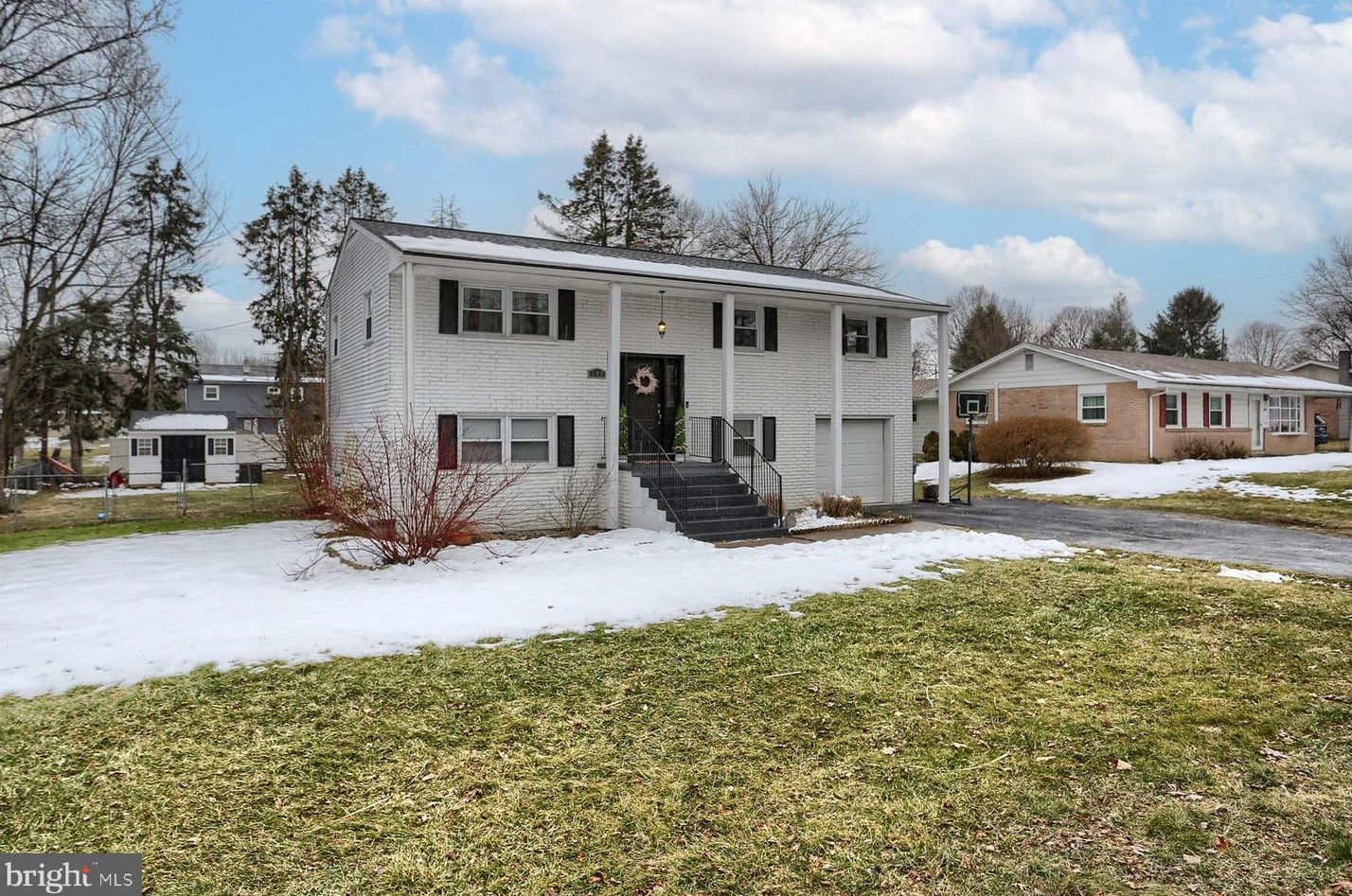 107 Kim Acres Dr, Navy Sup Dpt, PA 17055