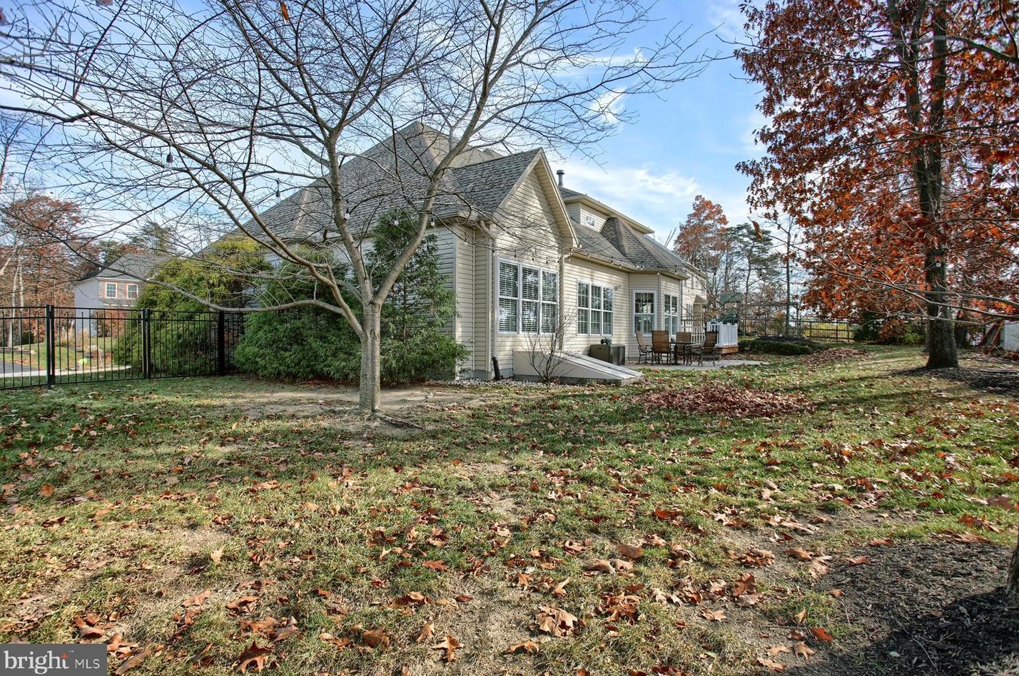 250 Pine Creek Dr, Carlisle, PA 17013-9611