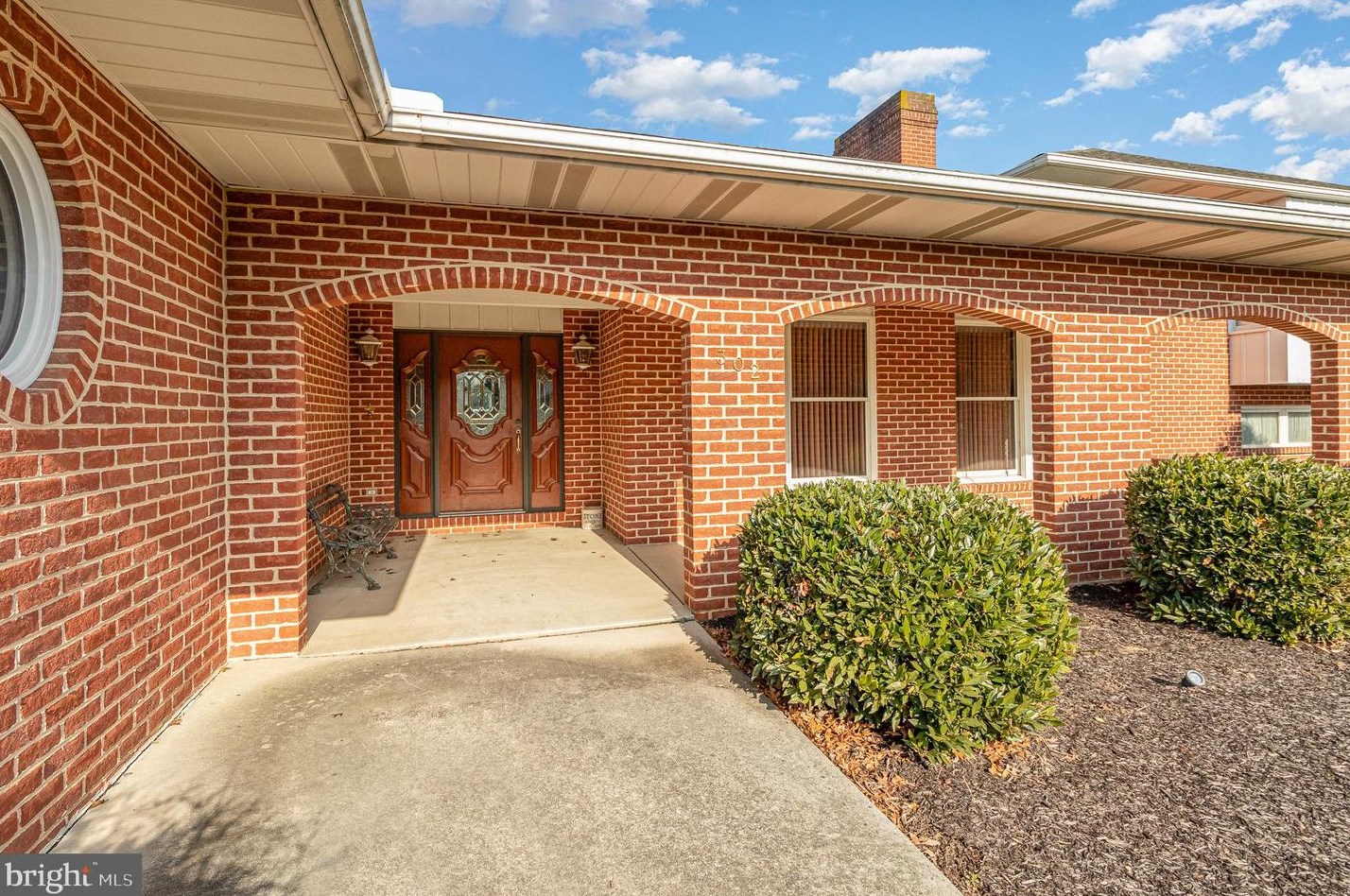 302 E Meadow Dr, Navy Sup Dpt, PA 17055
