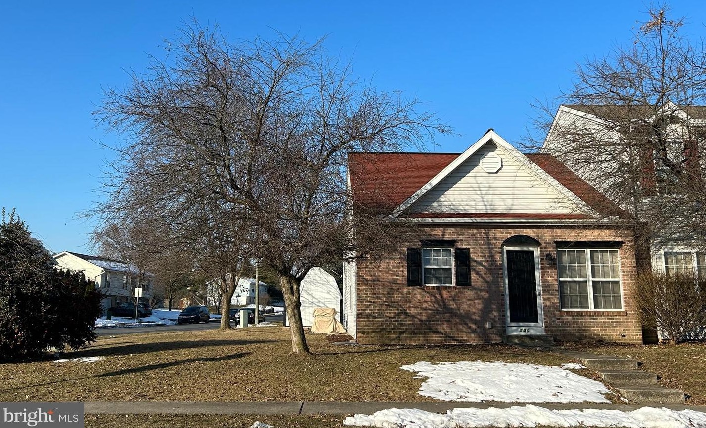 100 Tory Cir, West Enola, PA 17025-2658