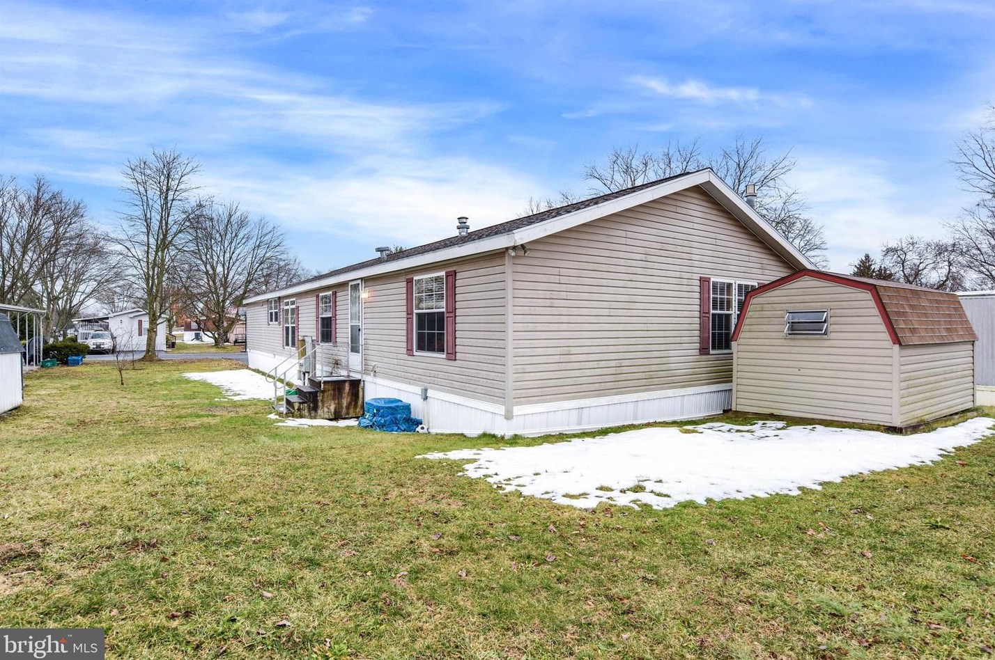 45 Cherry Ln, Carlisle PA  17015-7852 exterior