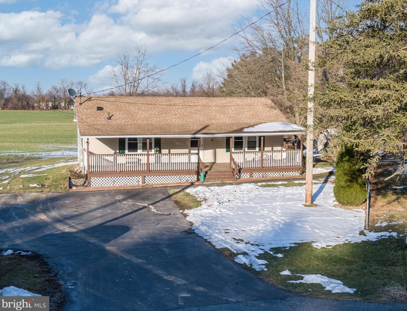 622 W Pine St, Mount Holly Springs, PA 17065