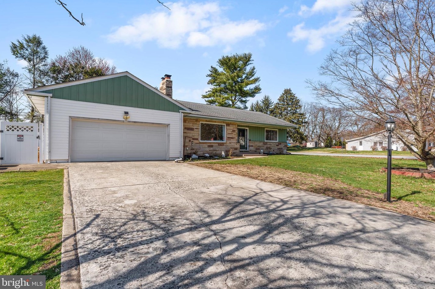 102 Maple Ave, Camp Hill, PA 17011-4120