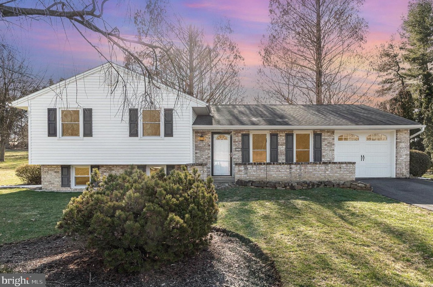 1314 Scenery Dr, Navy Sup Dpt, PA 17050-1943