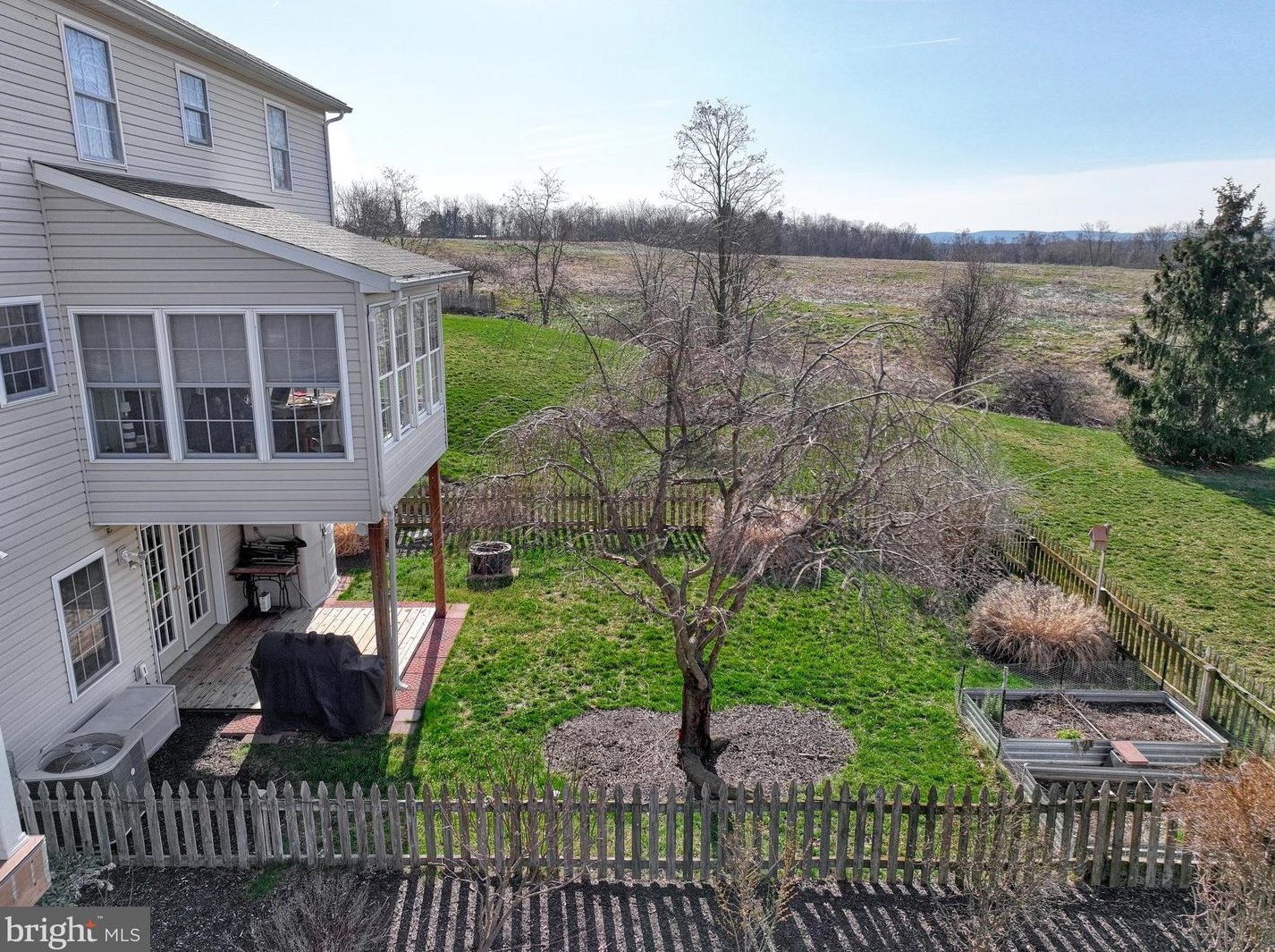 84 Cottonwood Ct, Carlisle PA  17013-8137 exterior