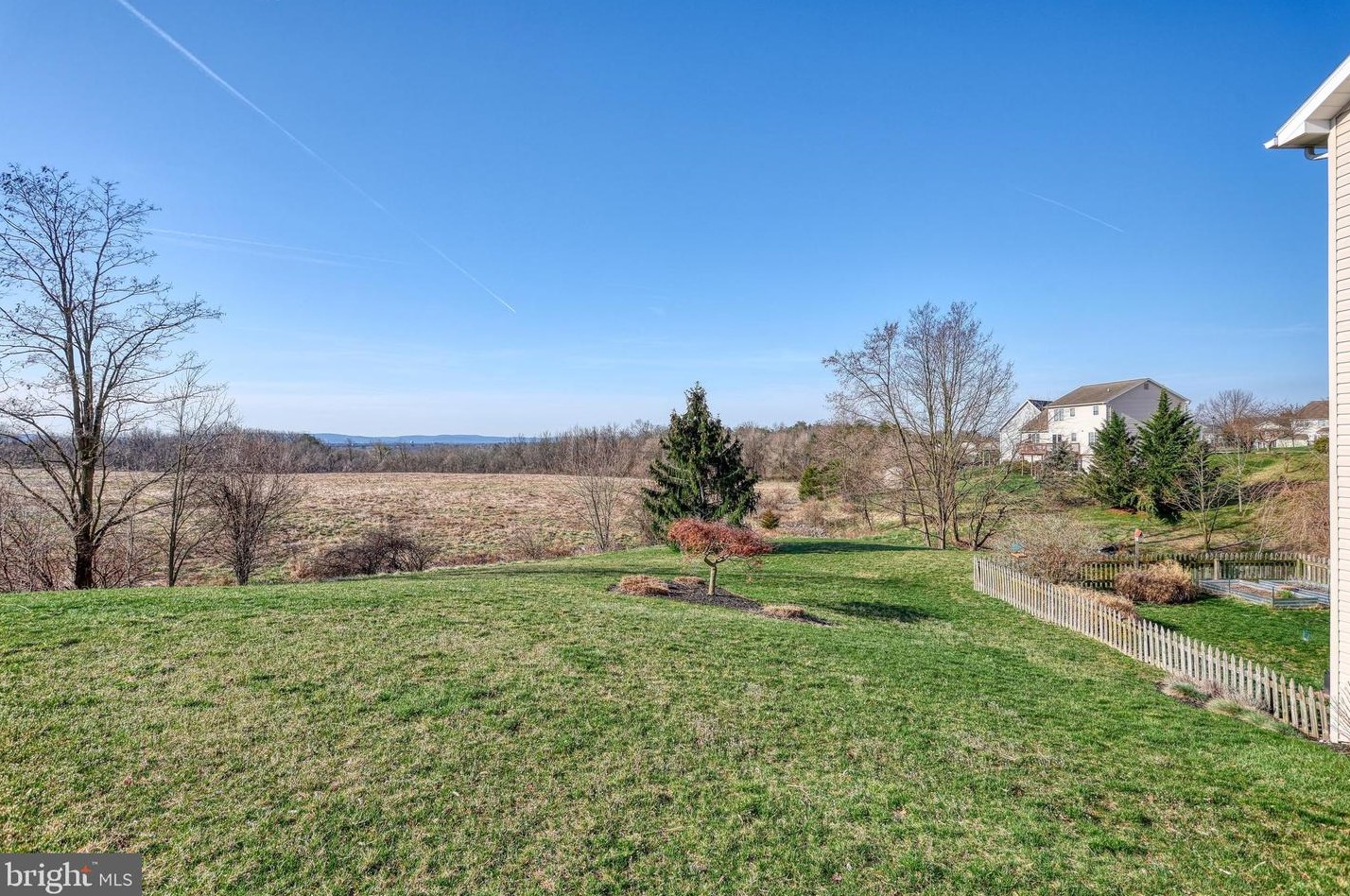 84 Cottonwood Ct, Carlisle PA  17013-8137 exterior