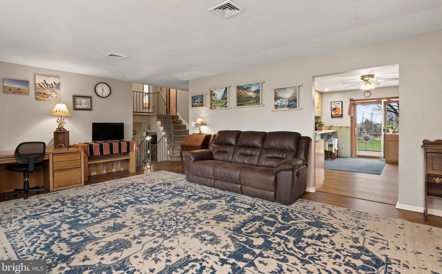 35 Church Rd, Carlisle PA  17015-9332 exterior