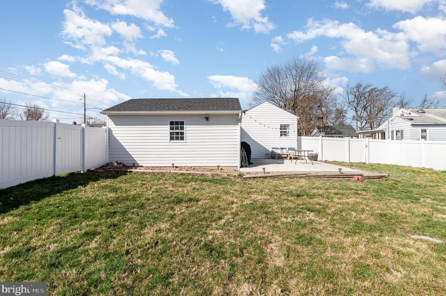 1001 Pitt St, Carlisle PA  17013-1427 exterior