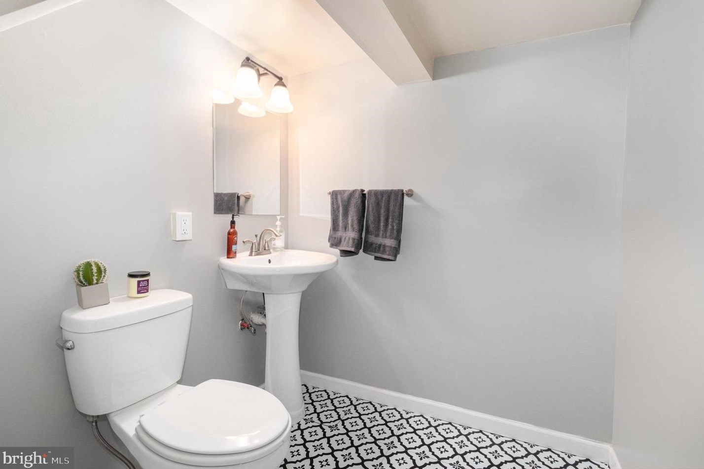 1001 Pitt St, Carlisle PA  17013-1427 exterior