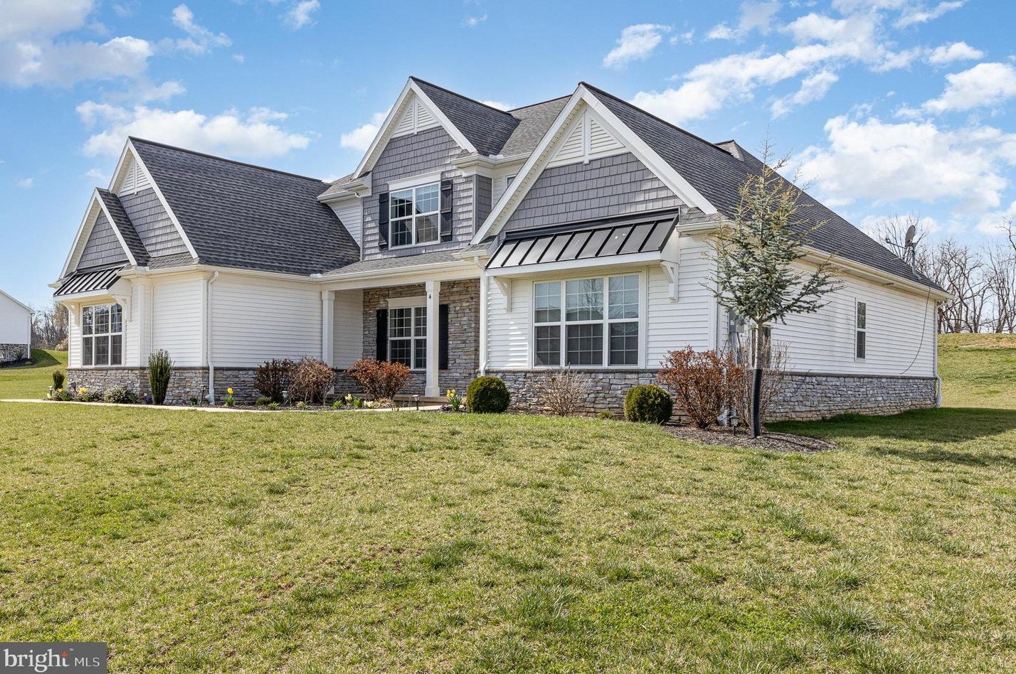 4 Peyton Dr, Carlisle PA  17015-8548 exterior