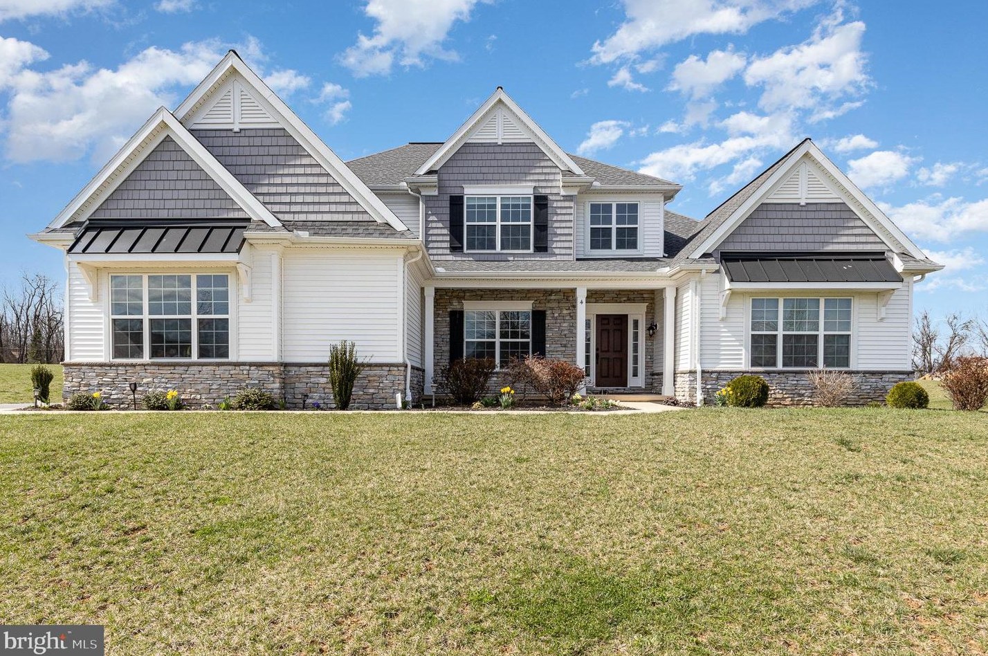 4 Peyton Dr, Carlisle PA  17015-8548 exterior