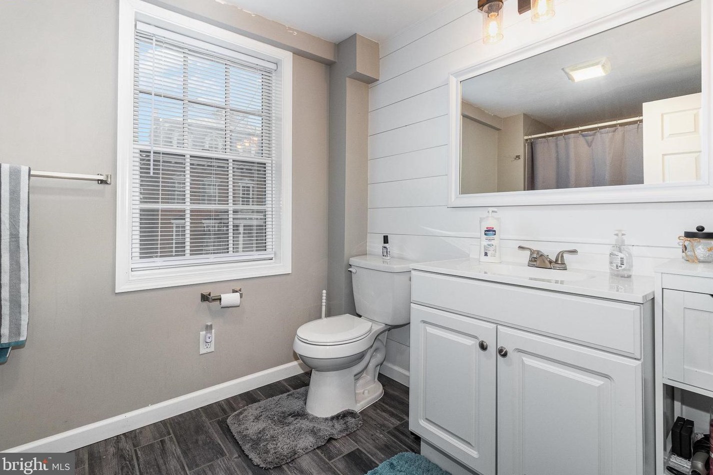 261 Hanover St, Carlisle PA  17013-3905 exterior