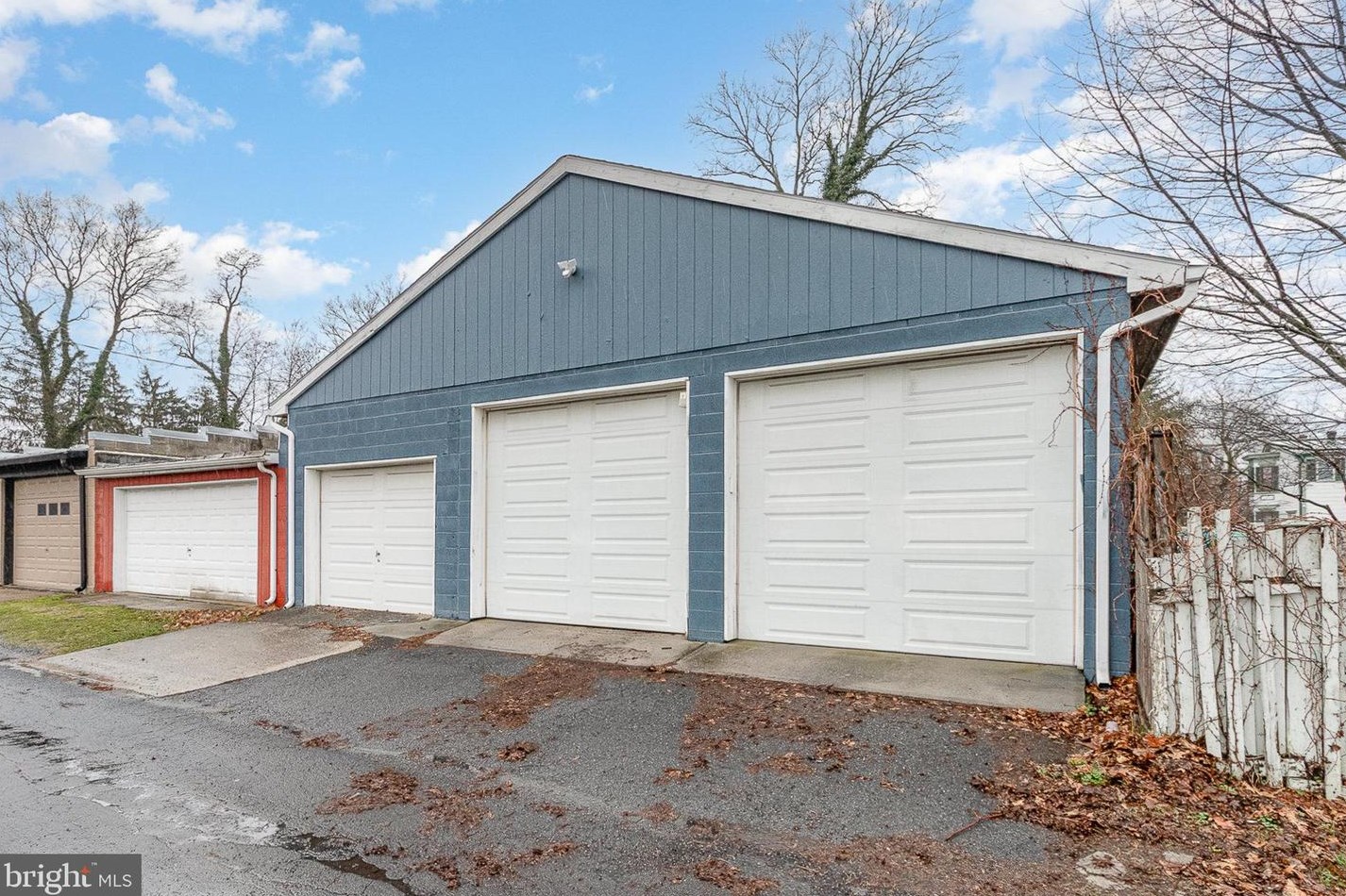 261 Hanover St, Carlisle PA  17013-3905 exterior