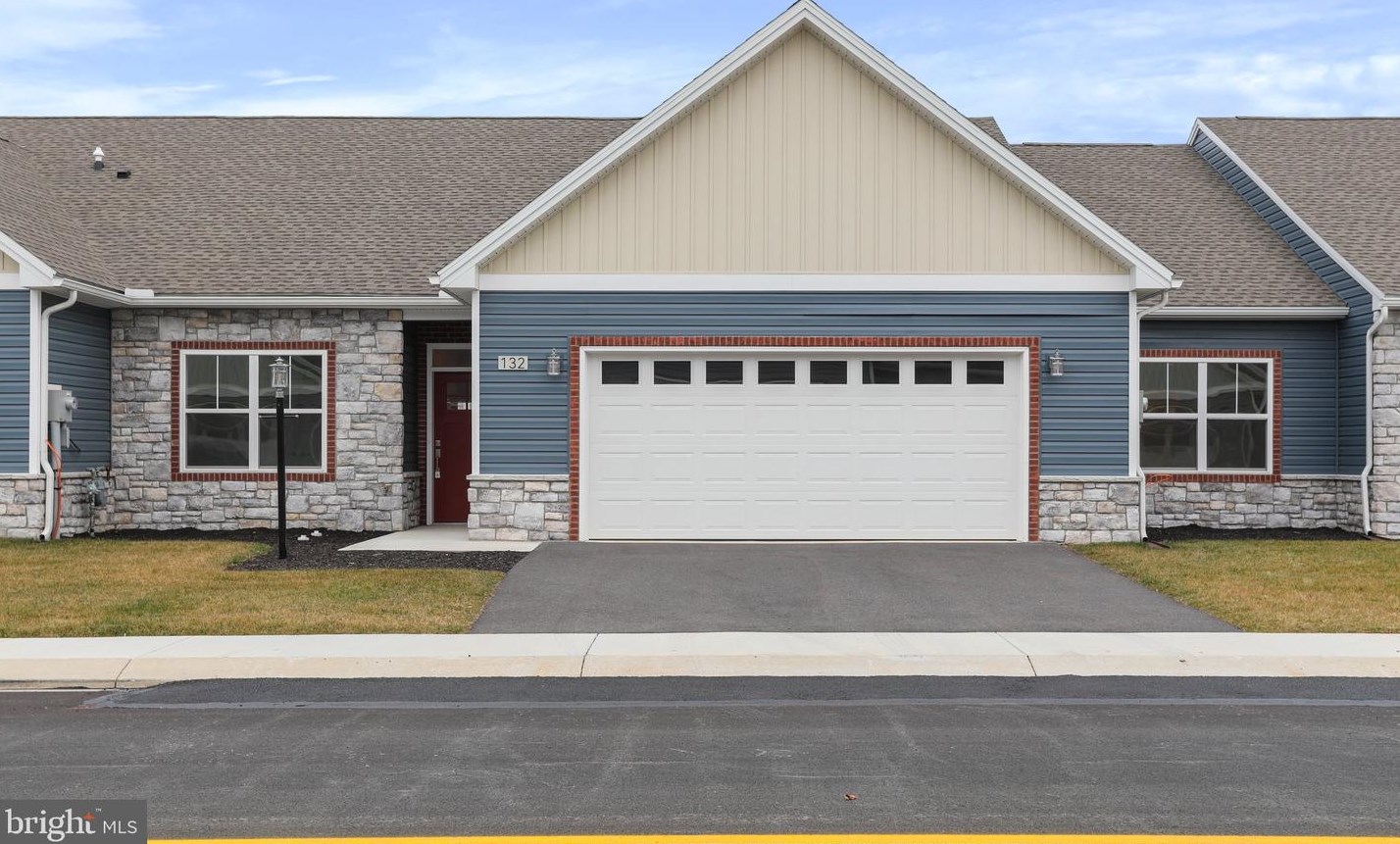 138 Blackbird Ln, Lees Cross Roads, PA 17257