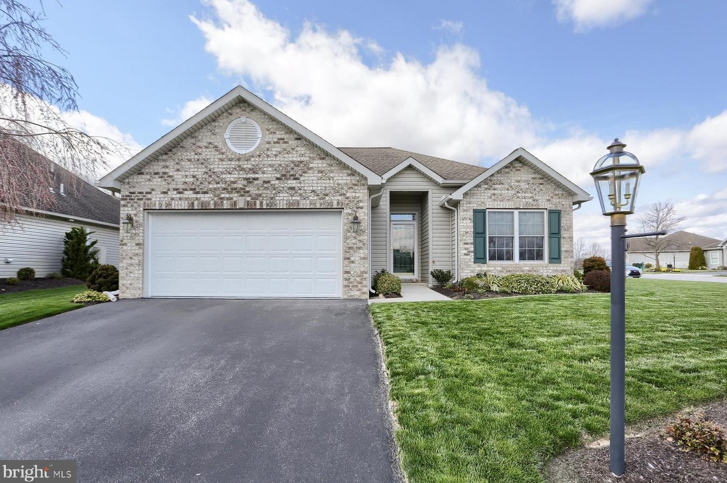 61 Northview Dr, Navy Sup Dpt, PA 17050-7981
