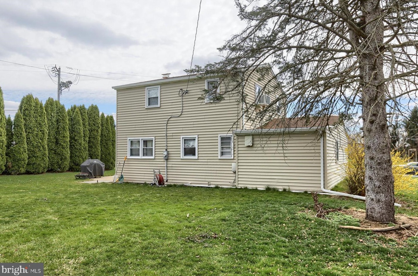 904 Herman Dr, Navy Sup Dpt PA  17055-5780 exterior