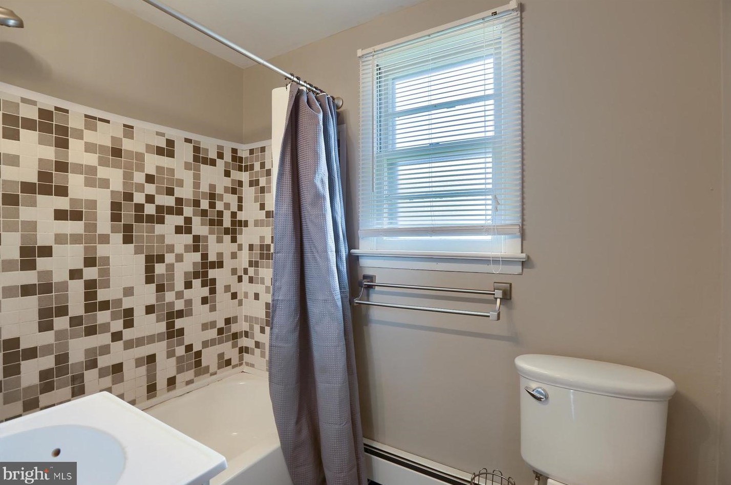 904 Herman Dr, Navy Sup Dpt PA  17055-5780 exterior