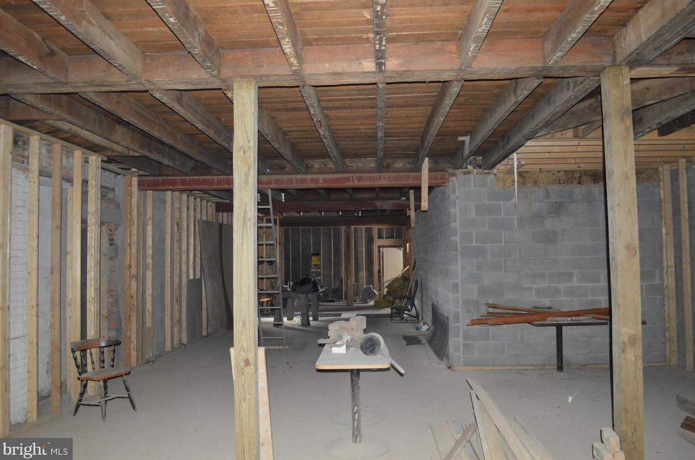 13 Main St, North Newton, PA 17241-1110