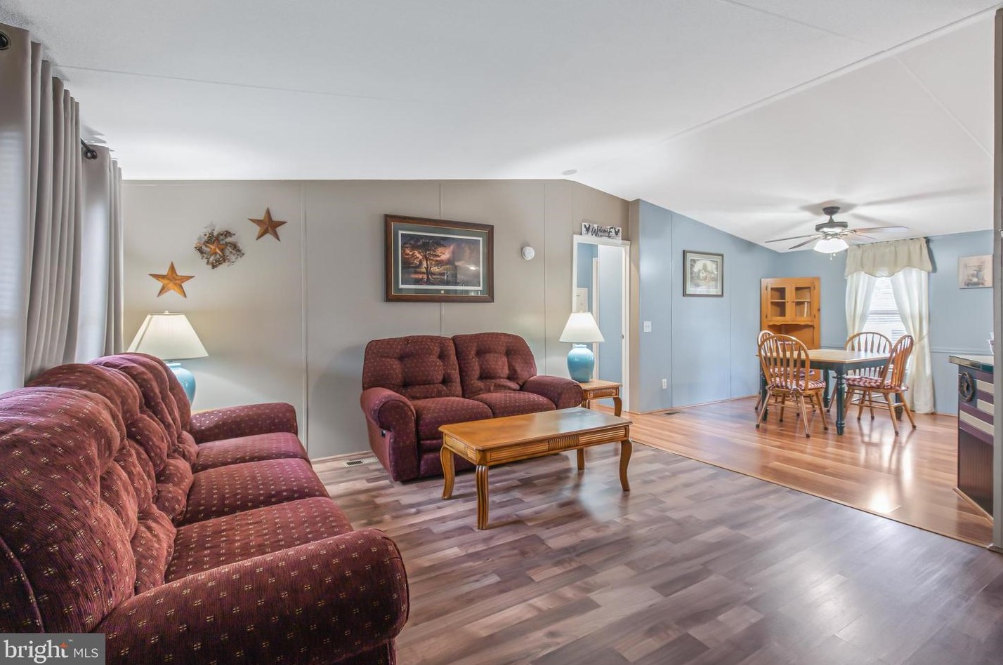 17 Cherry Ln, Carlisle PA 17015-7852 exterior