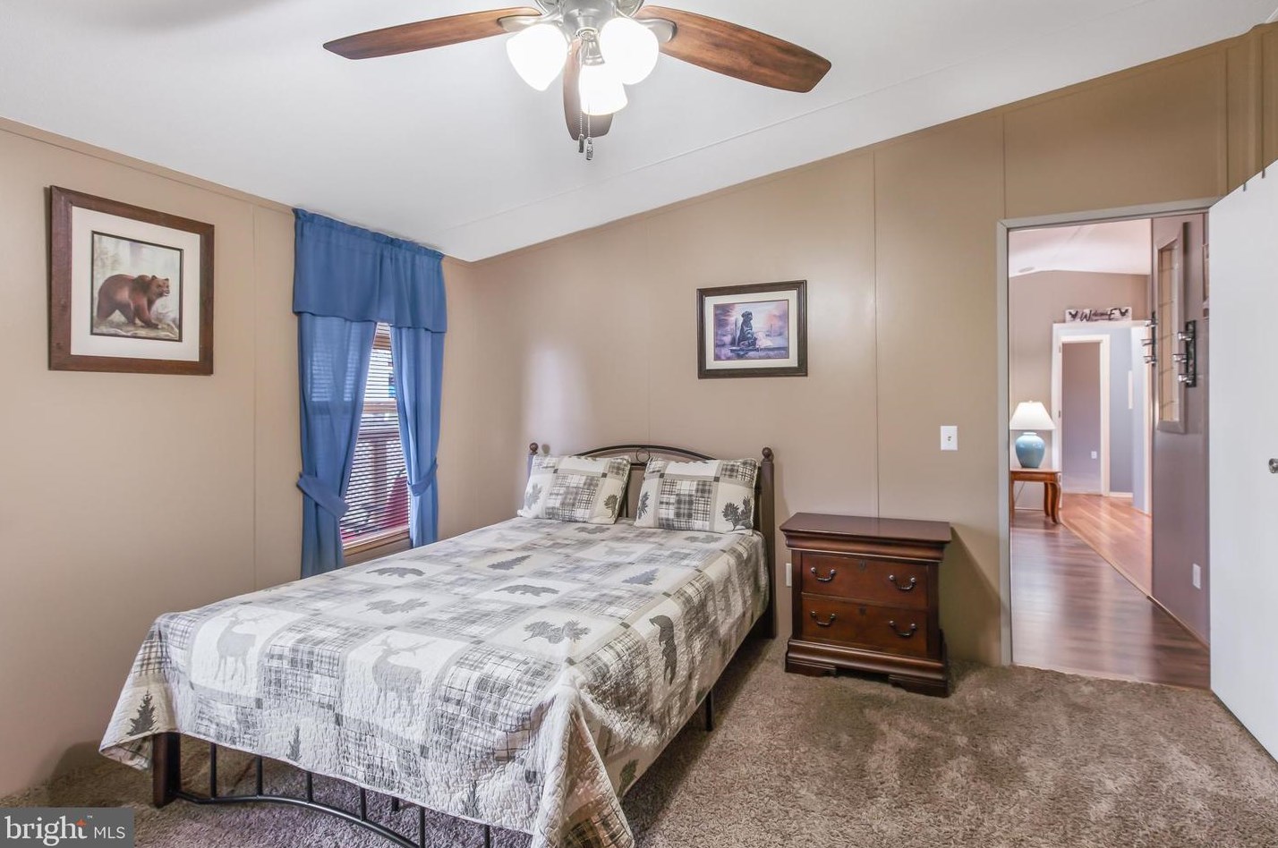 17 Cherry Ln, Carlisle PA 17015-7852 exterior