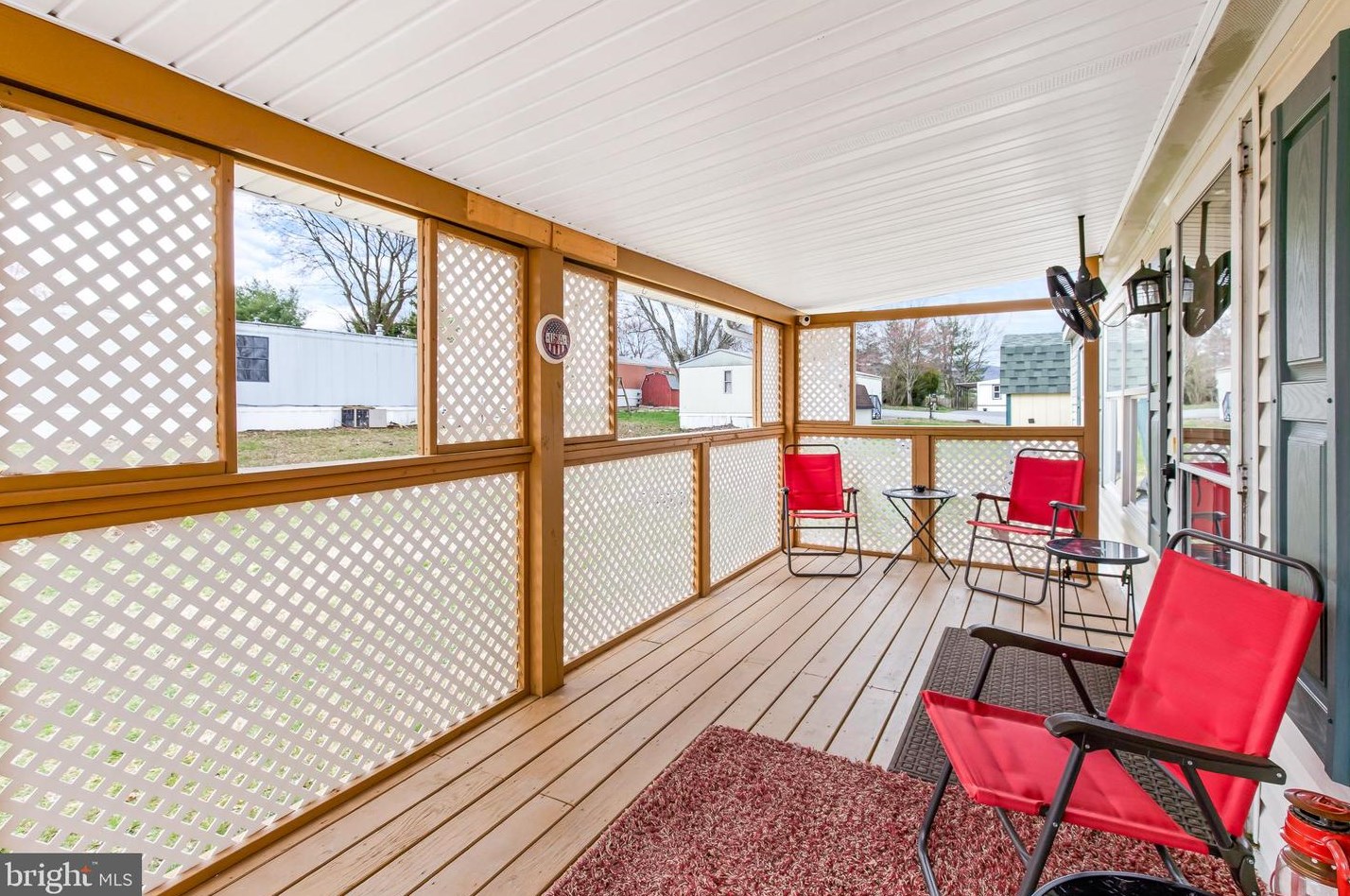 17 Cherry Ln, Carlisle PA 17015-7852 exterior