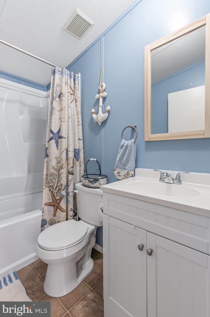 17 Cherry Ln, Carlisle PA 17015-7852 exterior