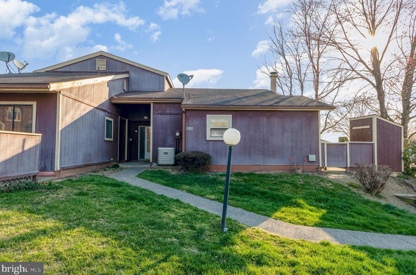 841 Louise Ct, West Enola, PA 17025