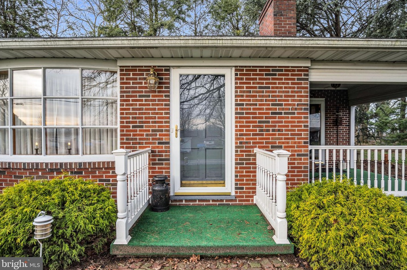 85 Hershey Rd, Lees Cross Roads, PA 17257-9407