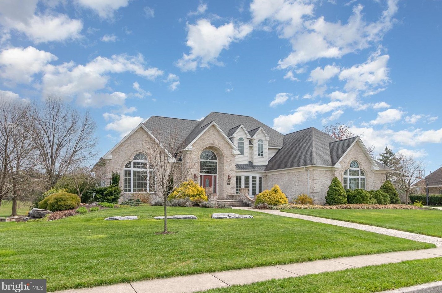 337 W Meadow Dr, Navy Sup Dpt, PA 17055
