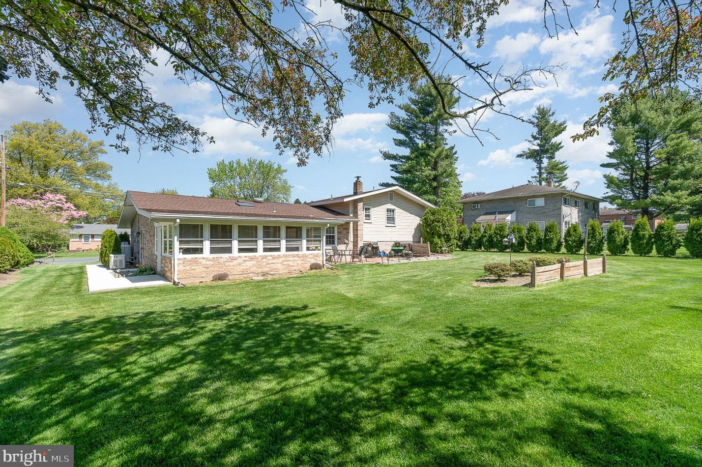 6407 Glenwood St, Navy Sup Dpt PA  17050-1912 exterior