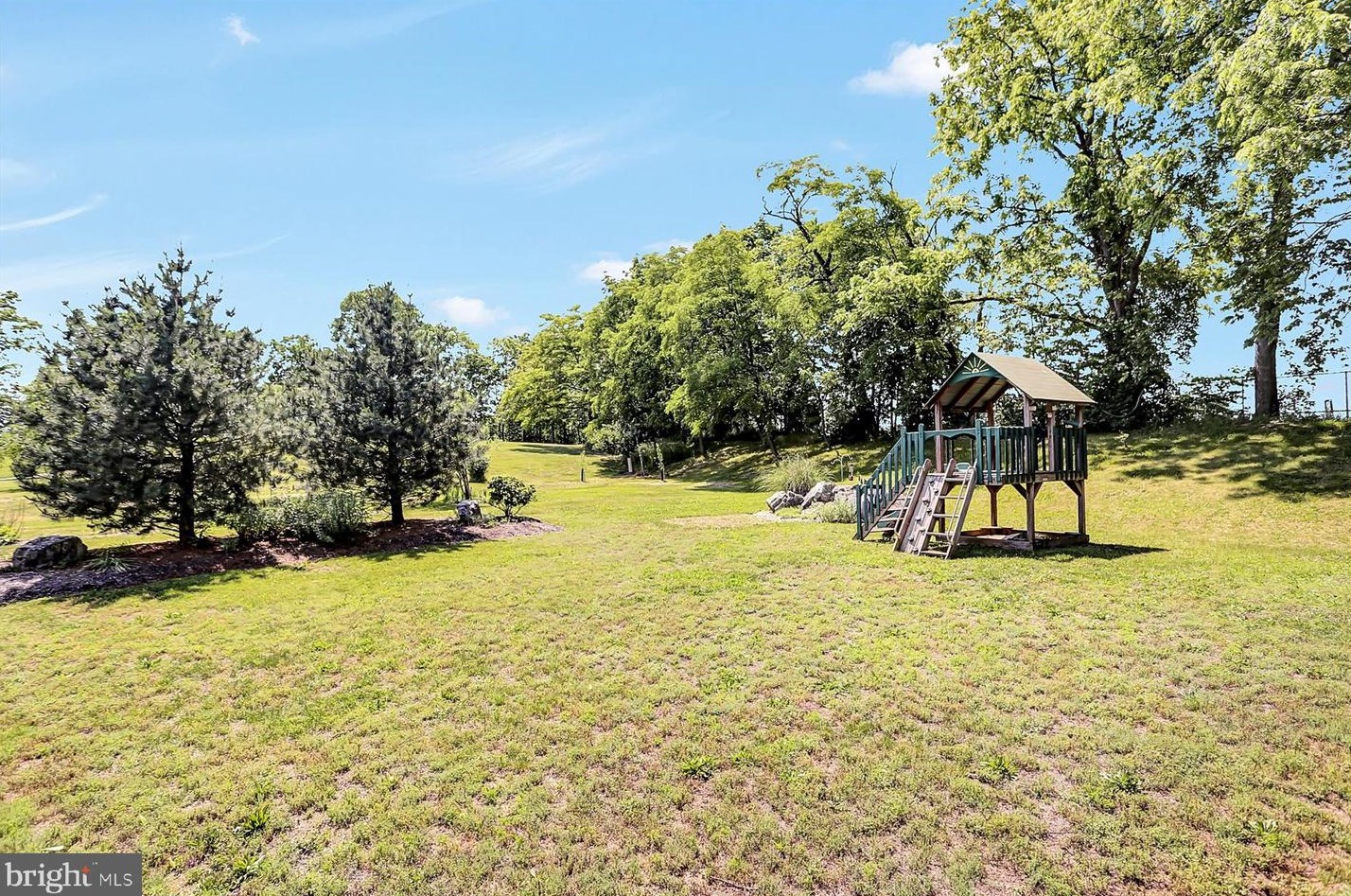 147 Warm Sunday Way, Navy Sup Dpt PA 17050-3802 exterior