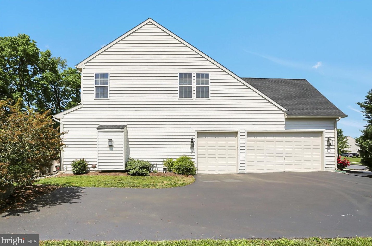 147 Warm Sunday Way, Navy Sup Dpt PA 17050-3802 exterior